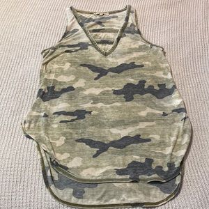 Express camo tank